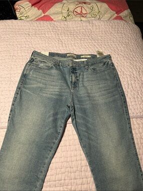 Guess Light Blue Straight Leg Women’s Jeans